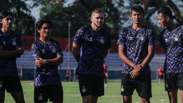 Persik-Kediri-resmi-merekrut-Majed-Osman-di-bursa-transfer-awal-musim-20242025.jpg