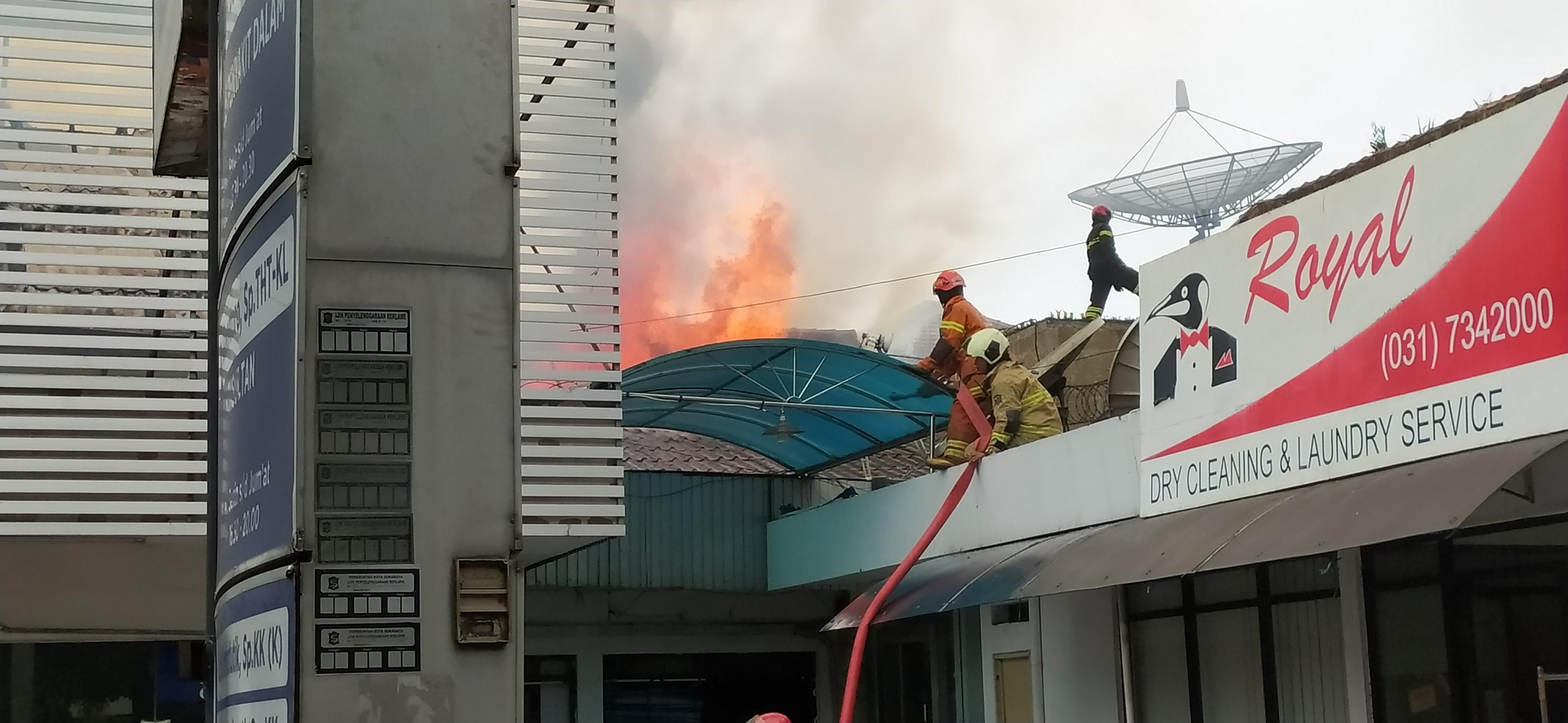 Apotek Kimia Farma Terbakar: 18 Truk PMK dan Bronto Skylift Dikerahkan