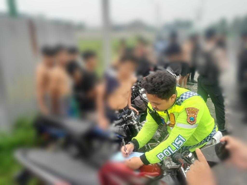 Bypass Mojoagung Jombang Diobok-obok Polisi, 18 Motor Balap Liar Diamankan Saat Subuh