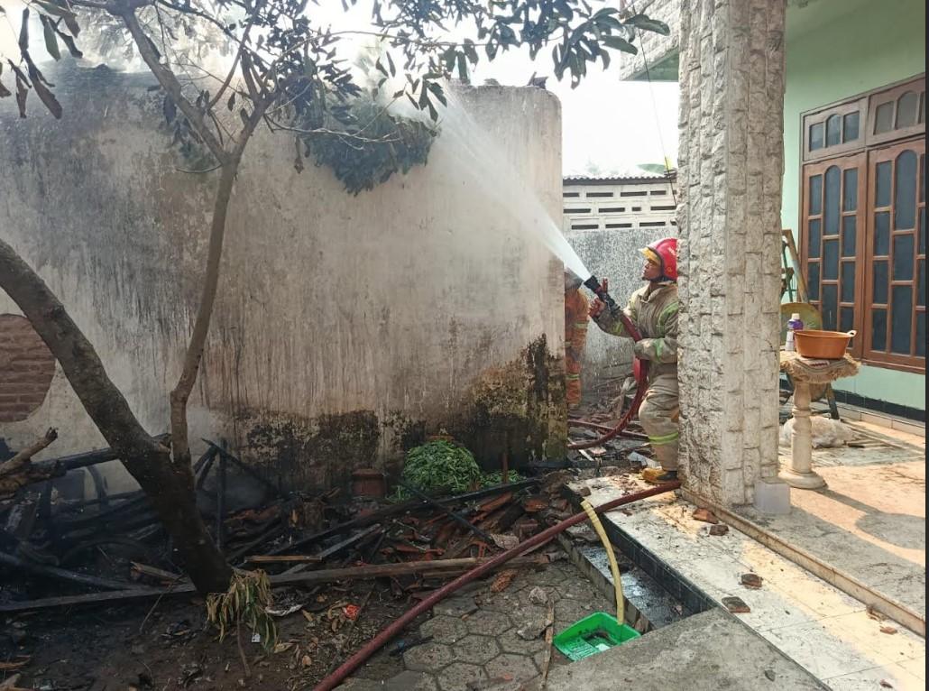 Diduga dari Bakar Sampah, Rumah Warga di Jombang Ludes Terbakar, Kerugian Capai Rp10 Juta