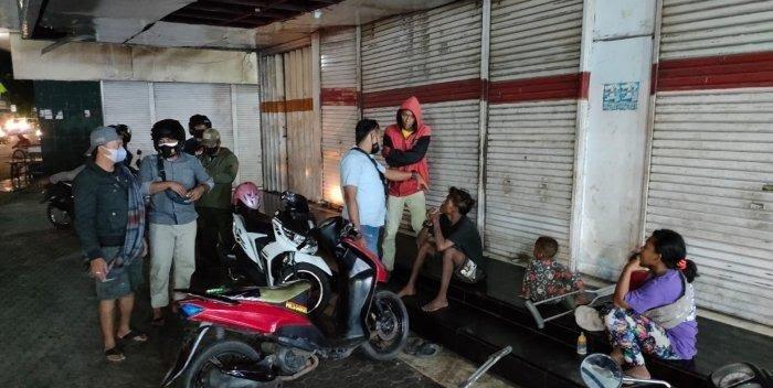 Petugas-tengah-melakukan-patroli-untuk-mengantisipasi-munculnya-pengemis.jpg