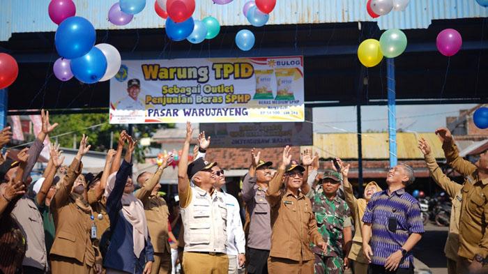 Gerak Cepat Pj Bupati Nganjuk Stabilkan Harga Beras, Gelar Operasi Pasar dan Luncurkan Warung TPID