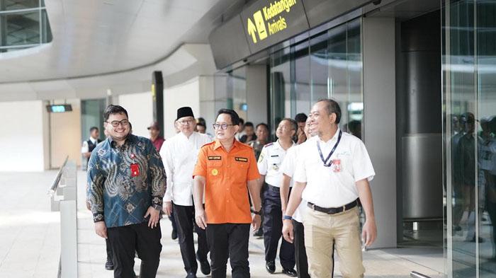 Pj-Gubernur-Jatim-Adhy-Karyono-didampingi-oleh-Bupati-Kediri-Hanindhito-Himawan-Pramana.jpg
