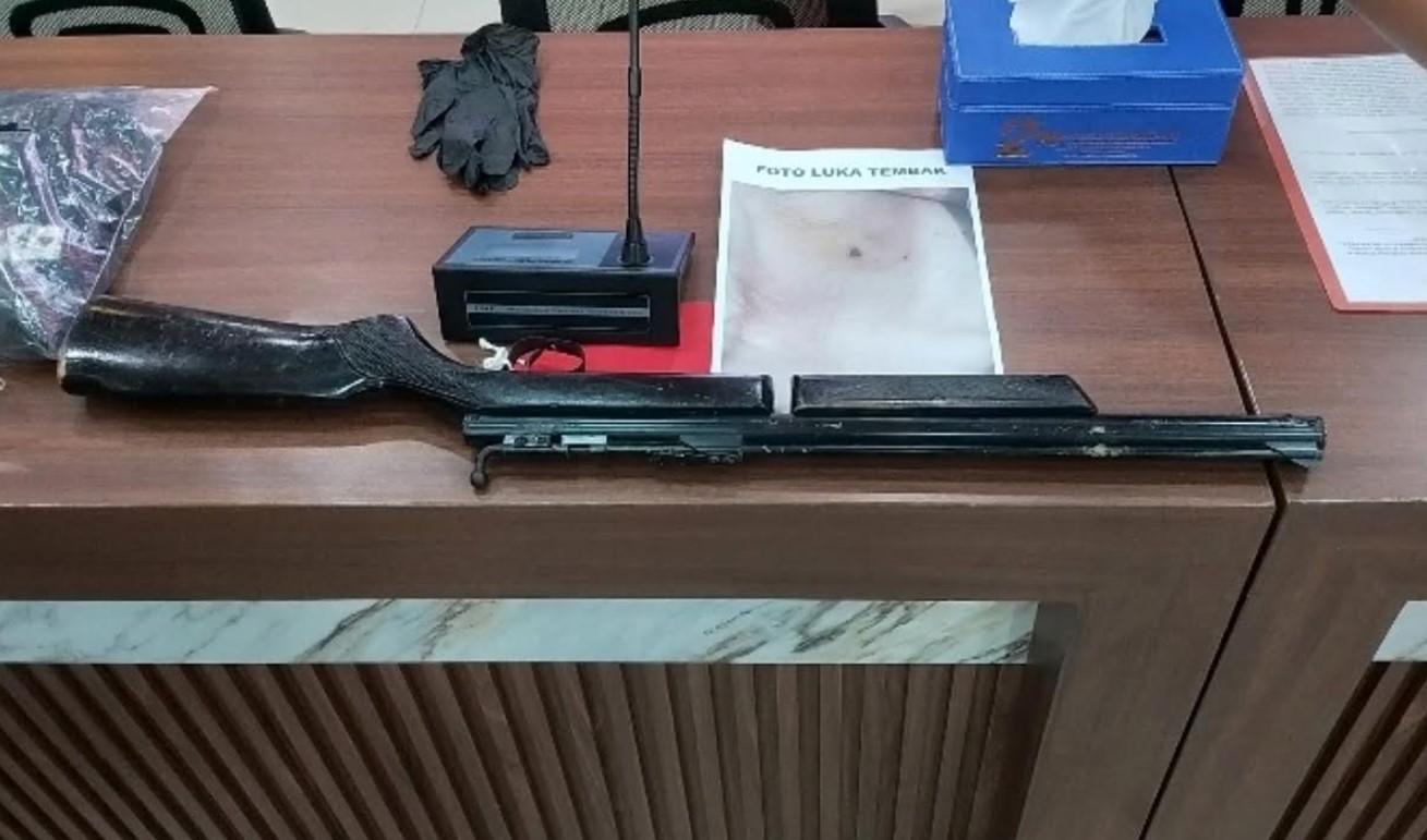 KRONOLOGI Pria Mojokerto Tembak Mantan Mertua hingga Sekarat, Berawal dari Beli Senapan Angin: Sakit