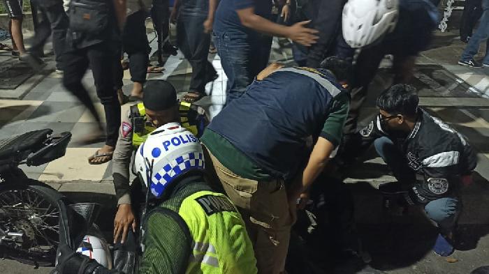 Niatnya Hindari Razia, Pengendara Motor di Surabaya Malah Timbulkan Malapetaka, Wartawan Jadi Korban