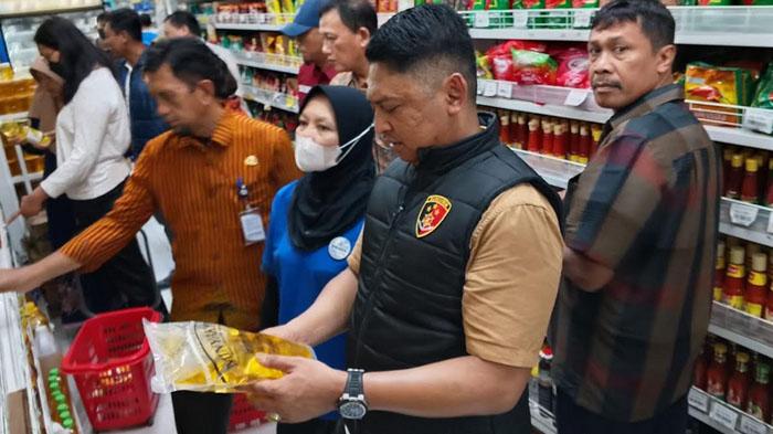 Polres-Nganjuk-bersama-beberapa-instansi-Pemkab-Nganjuk-melakukan-pengawasan.jpg
