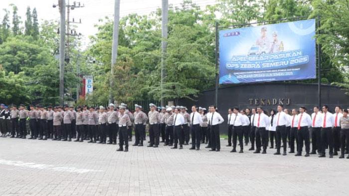 Polres-Nganjuk-gelar-apel-gelar-pasukan-Operasi-Zebra-Semeru-Senin-17112025.jpg