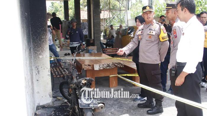 Polres-Sumenep-datang-ke-lokasi-kejadian-dan-oasang-police-line-di-rumah.jpg