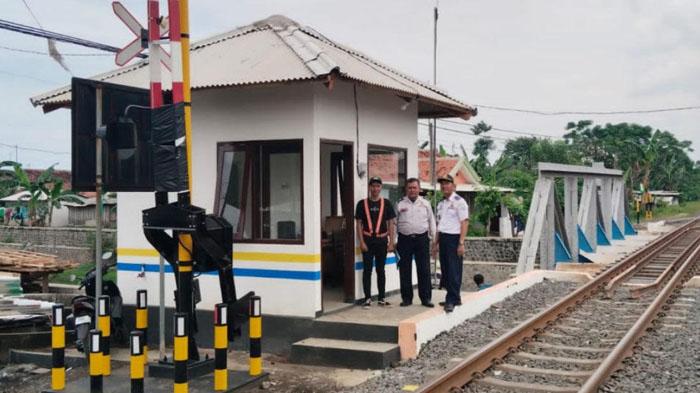 Pos-jaga-dan-palang-pintu-yang-dioperasikan-Dishub-Kabupaten-Probolinggo.jpg