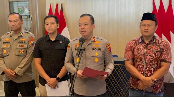 Press-release-soal-pengeroyokan-wisatawan-asal-Surabaya-di-Pantai-Wediawu.jpg