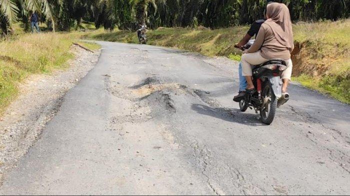 Anggaran Pengaspalan Jalan Rp 6,8 Miliar, Warga Heran 2 Tahun Sudah Rusak Lagi, Tak Sesuai Peraturan