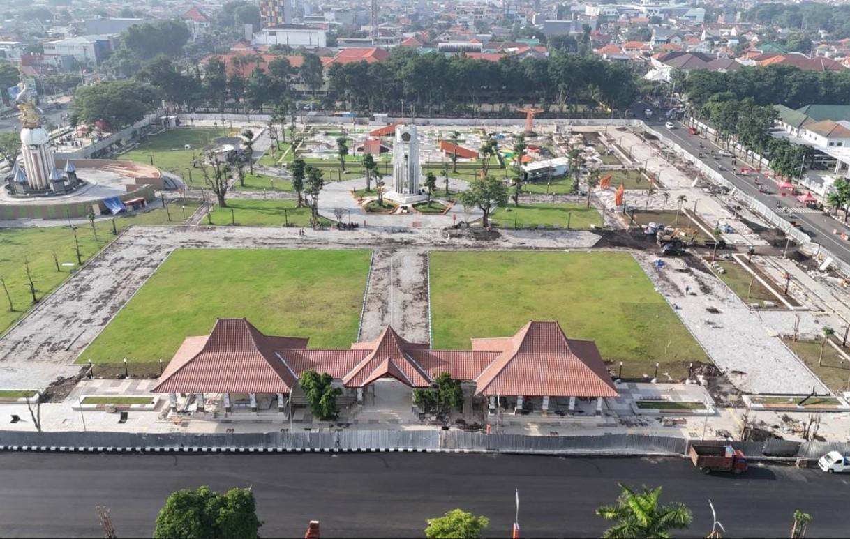 Proyek-pembangunan-alun-alun-Sidoarjo-yang-molor.jpg
