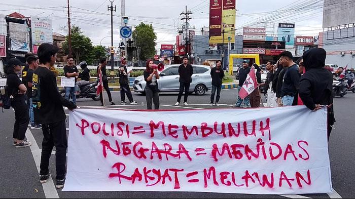 Mahasiswa Kembali Unjuk Rasa di DPRD Jember, Tuntut Kapolri Listyo Sigit Dicopot