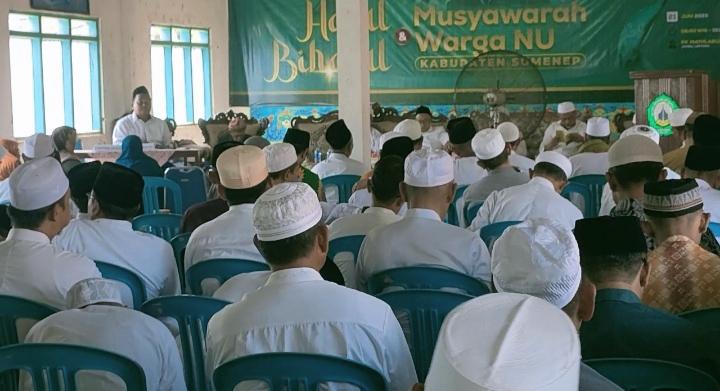 Ratusan-warga-Nahdlatul-Ulama-NU-Sumenep-menggelar-Musyawarah-membahas-Pilpres-2024.jpg