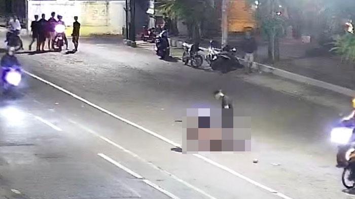 Rekaman-CCTV-insiden-pengeroyokan-di-TMP-Banyuwangi.jpg