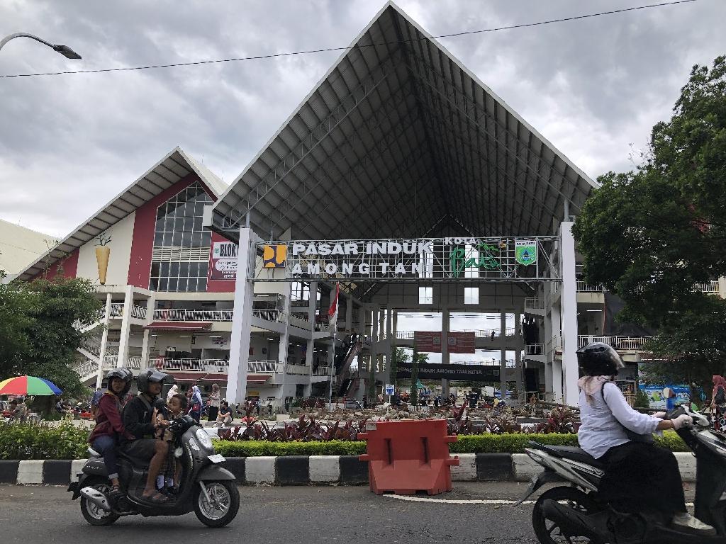 Retribusi-Pasar-Induk-Among-Tani-Kota-Batu-melampaui-hasil.jpg