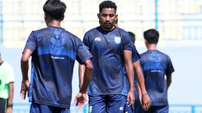 Roberto Rigyaldo Resmi Berseragam Gresik United, Targetkan Laskar Joko Samudro Promosi ke Liga 2