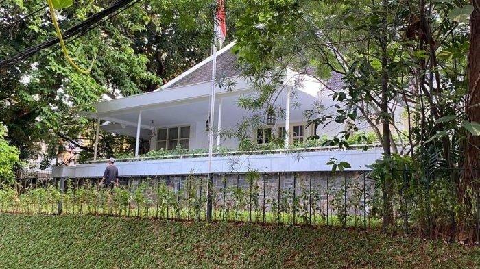 Rumah-Guruh-Soekarnoputra-di-Jalan-Sriwijaya-Kelurahan-Selong.jpg