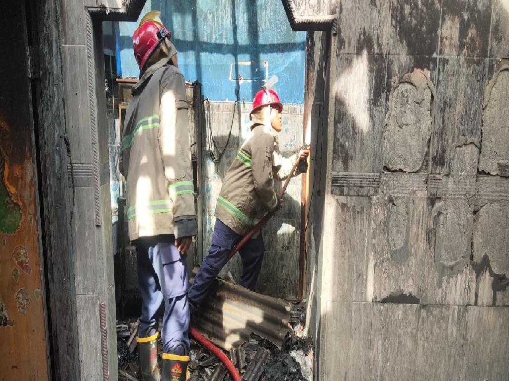 Dipicu Korsleting, Rumah Warga di Kalitengah Lamongan Ludes Terbakar, Kerugian Capai Rp110 Juta