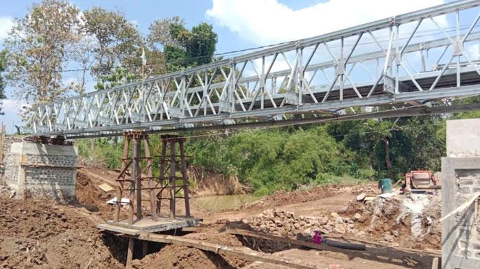 Rusak-Akibat-Banjir-Progres-Pembangunan-Ulang-Dua-Jembatan-di-Kabupaten-Madiun-Hampir-Rampung.jpg