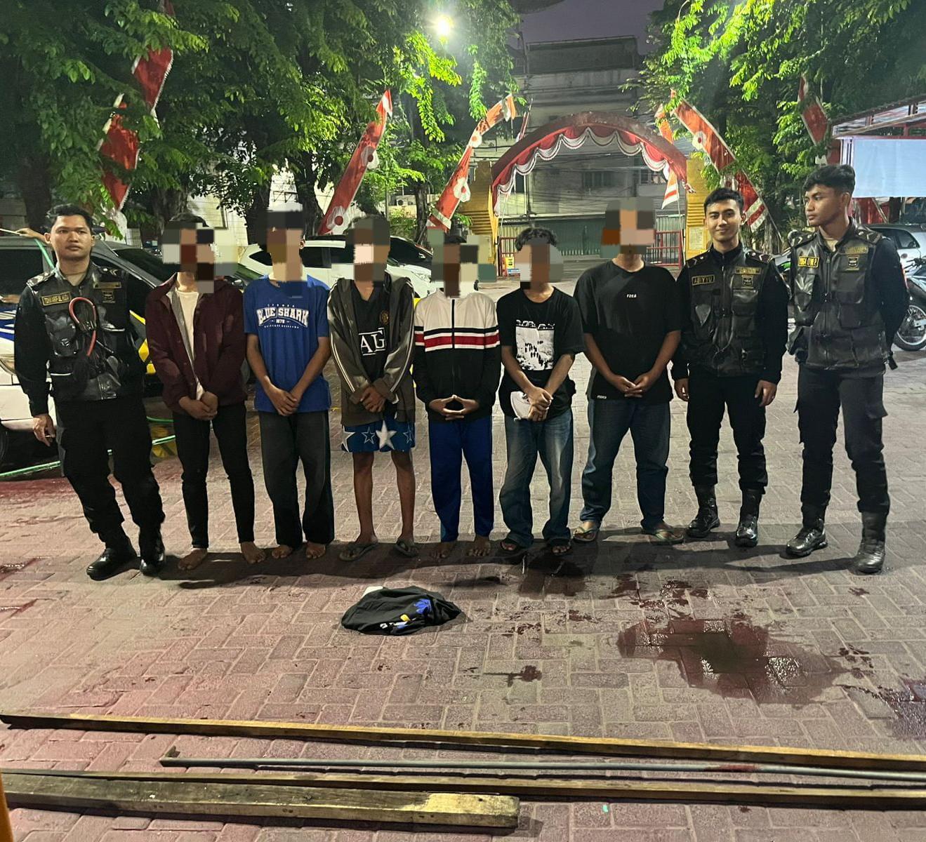 Saat-Enam-remaja-yang-terlibat-tawuran-ditangkap-Anggota-Satsamapta-Polrestabes-Surabaya.jpg