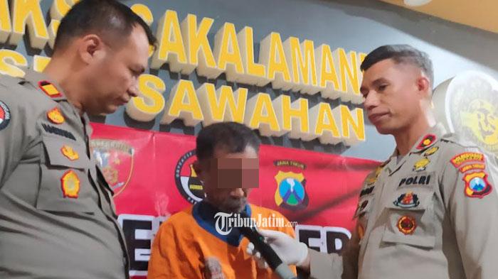 Saat-Tersangka-YLP-diinterogasi-Kapolsek-SawahanKompol-Domingos-De-F-Ximenes.jpg