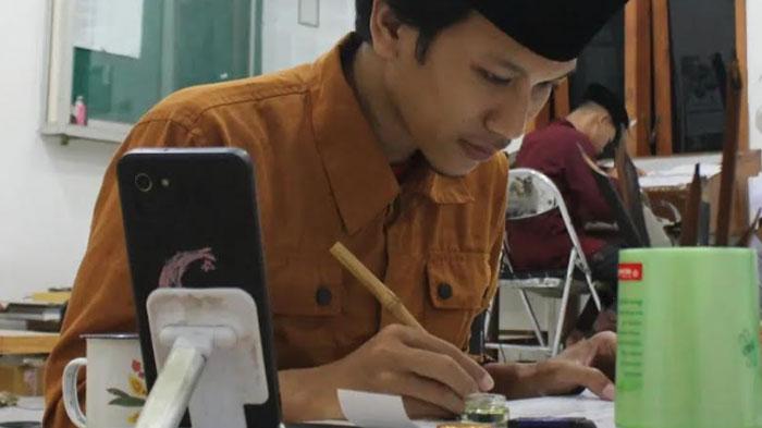 Santri-Jombang-asal-Sampang-sabet-juara-lomba-Kaligrafi-Internasional-di-Irak.jpg