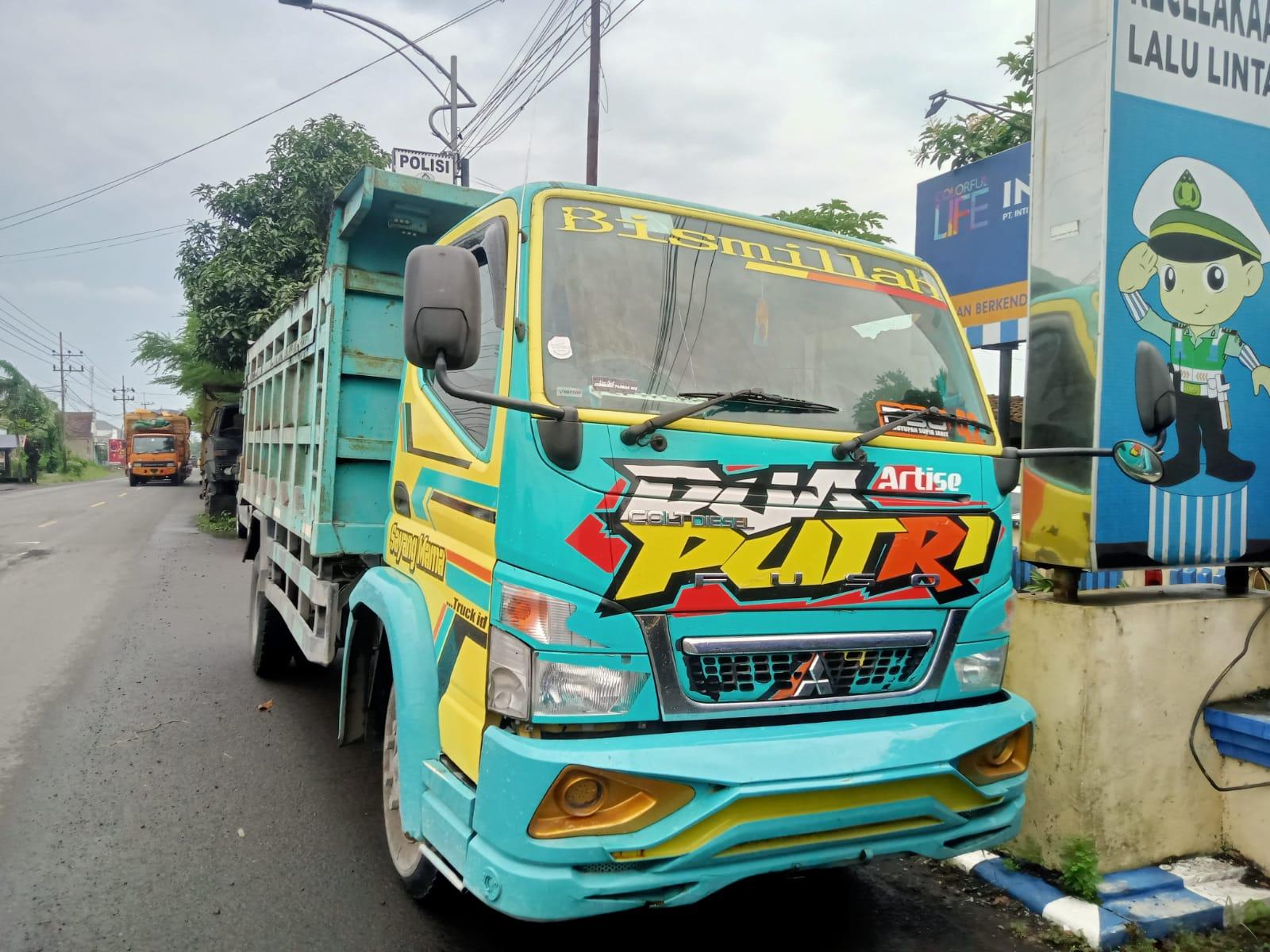 Aksinya Bahayakan Pengguna Jalan, Sopir Truk Oleng di Lumajang Ngaku Khilaf, Ternyata Tak Punya SIM