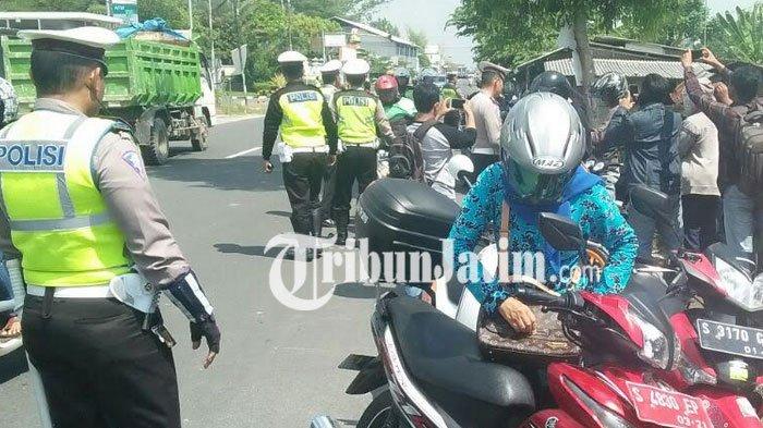 Gelar Operasi Zebra Semeru, Polisi Tegur Belasan Ribu Pemotor di Tuban, 7 Pelanggaran Dipelototi