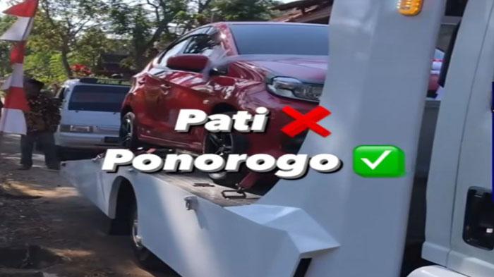 Screnshot-Video-Viral-Sultan-Ponorogo-Baru-Nikah-Beri-Mobil-Honda-Brio-Sang-Istri.jpg
