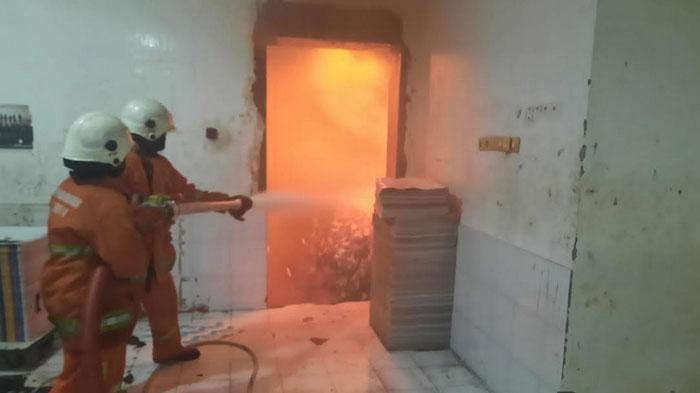 Sebuah-tempat-percetakan-di-Jalan-Tenggilis-Tengah-I-Kendangsari-Tenggilis-Mejoyo-Surabaya-terbakar.jpg