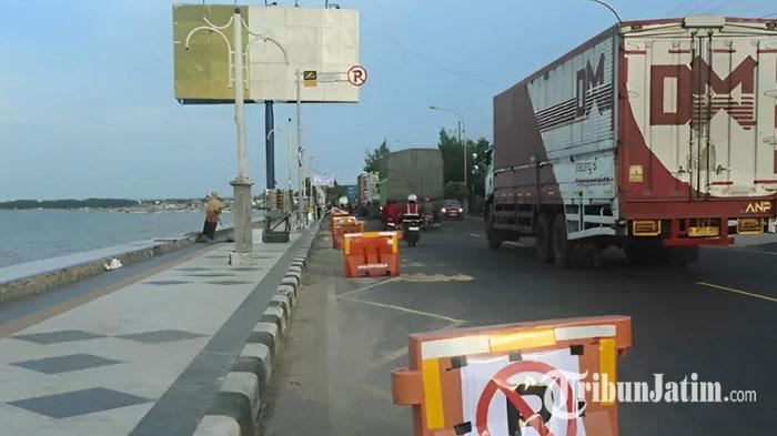 Sejumlah-kendaraan-saat-melintasi-Jalur-Pantura-Tuban-beberapa-waktu-lalu.jpg