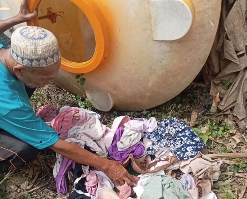 Heboh Warga Bojonegoro Temukan Tumpukan Pakaian Dalam Wanita di Bekas Bangunan Puskesmas Malo