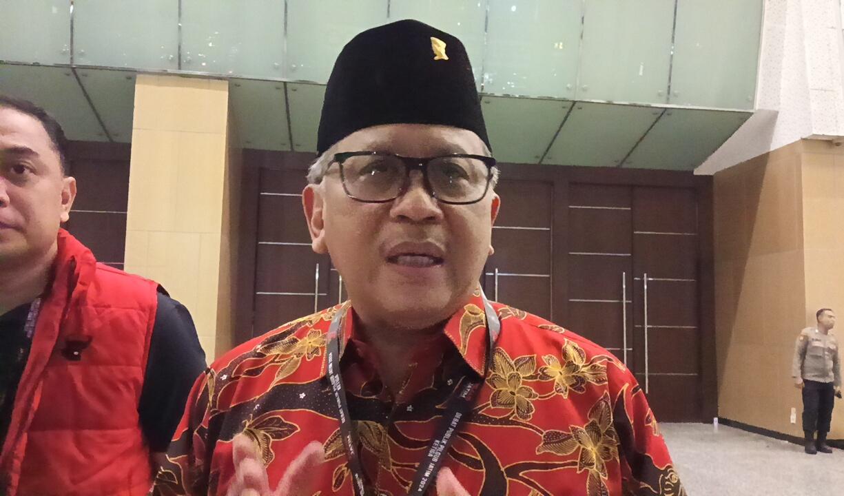 Sekjen-PDI-Perjuangan-Hasto-Kristiyanto-saat-ditemui-seusai-menghadiri-debat-pamungkas-Pilgub-Jatim.jpg