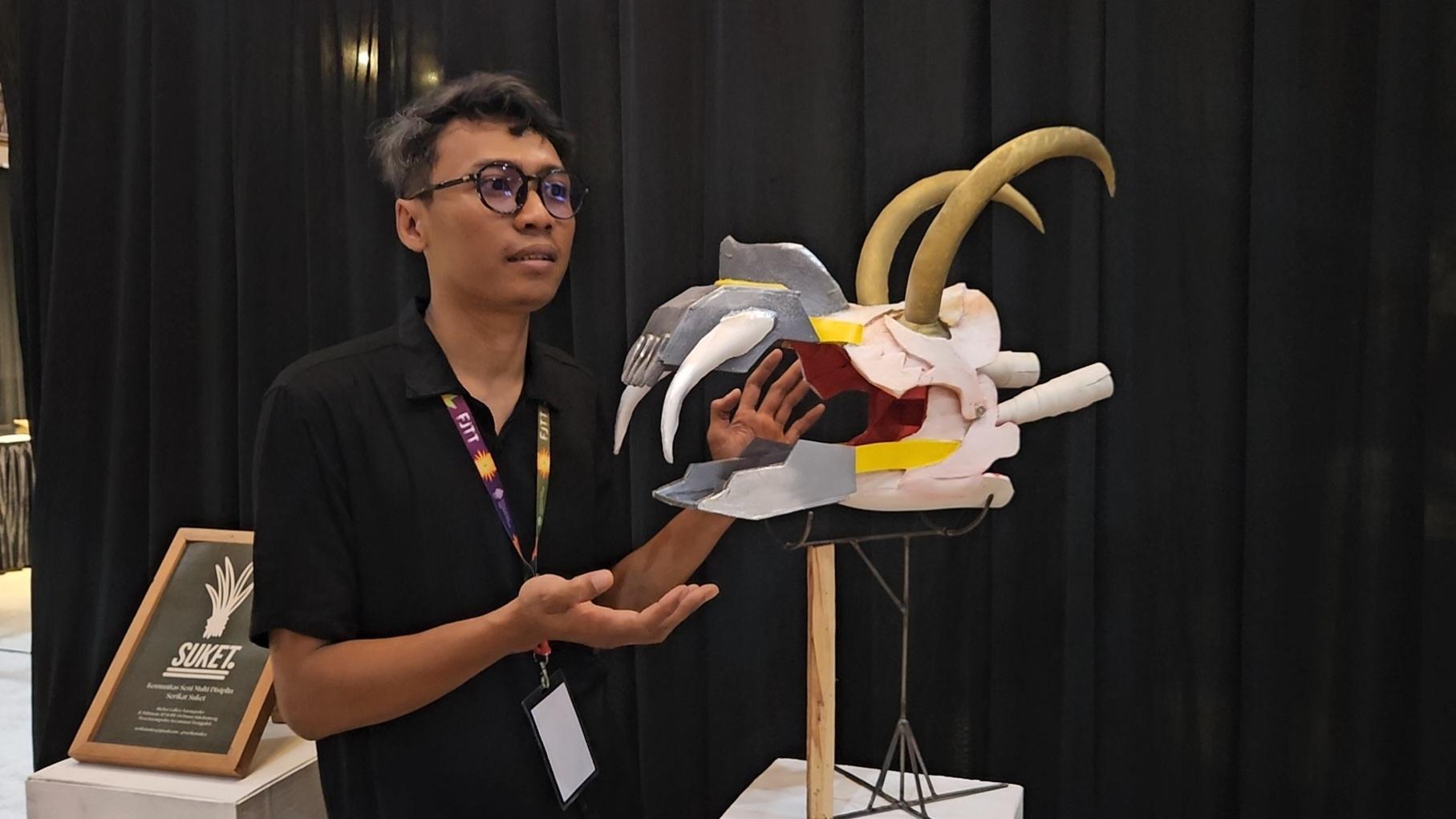 Seniman Trenggalek Tolak Eksplorasi Tambang dengan Seni 'Barong Ekskavator'