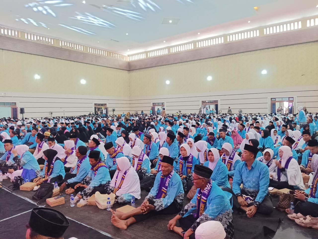 Seorang-CJH-usia-80-Tahun-asal-Kecamatan-Gumukmas-Kabupaten-Jember.jpg