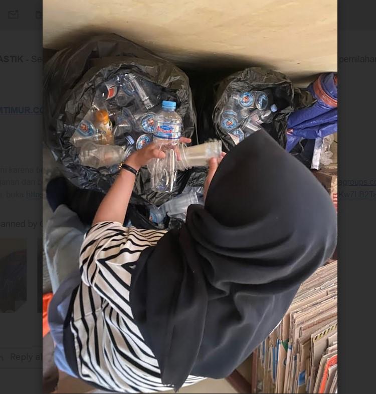 Imbas Perang Timur Tengah, Harga Plastik Bondowoso Meroket: Produsen AMDK Naik Harga, Pedagang Resah