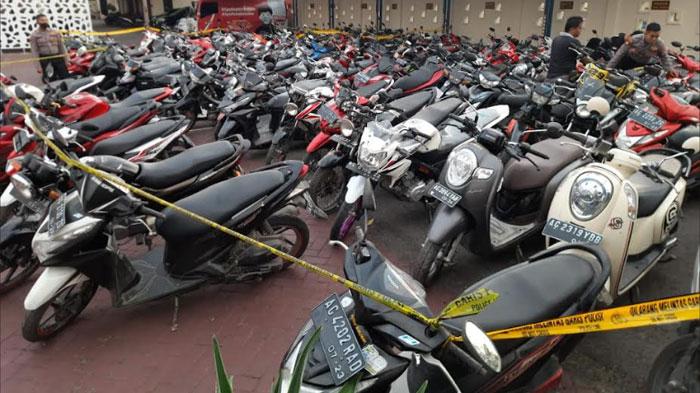 Seratusan-Sepeda-motor-yang-diamankan-di-Mapolres-Trenggalek.jpg