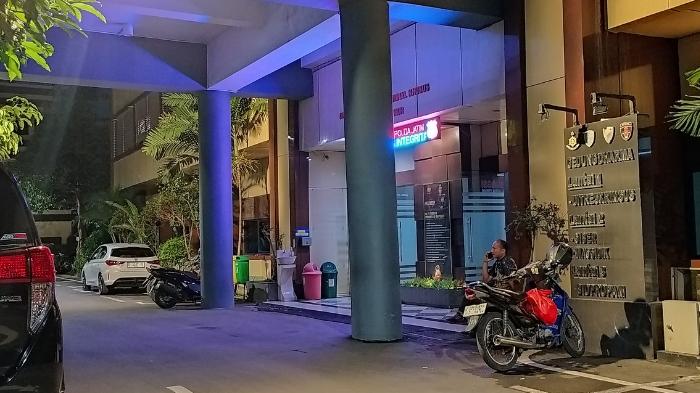Situasi-depan-ruangan-Subdit-Tipikor-Ditreskrimsus-Mapolda-Jatim.jpg