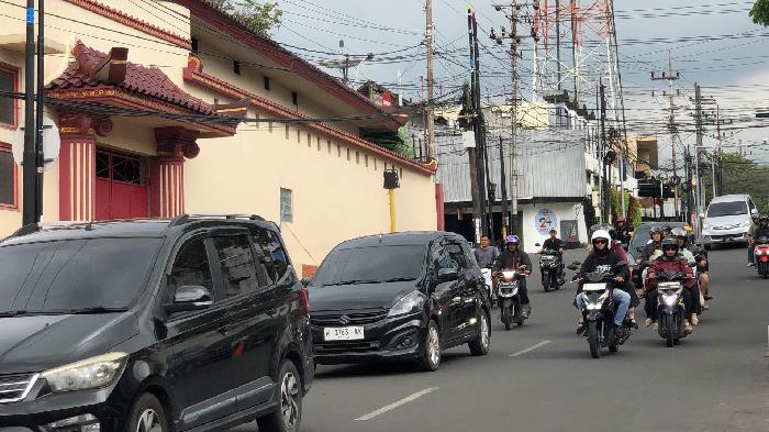 Situasi-lalu-lintas-di-Kota-Batu-saat-akhir-pekan-libur-panjang.jpg