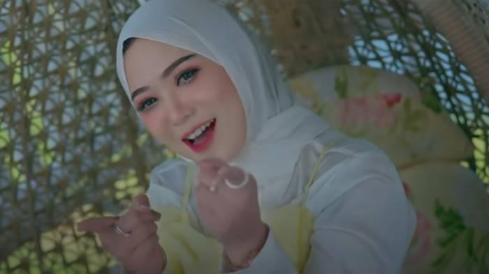 Sosok Fauzana Penyanyi Minang Populerkan Lagu Ciinan Bana: Tamui Denai, Katokan Cinto Jo Raso Sayang