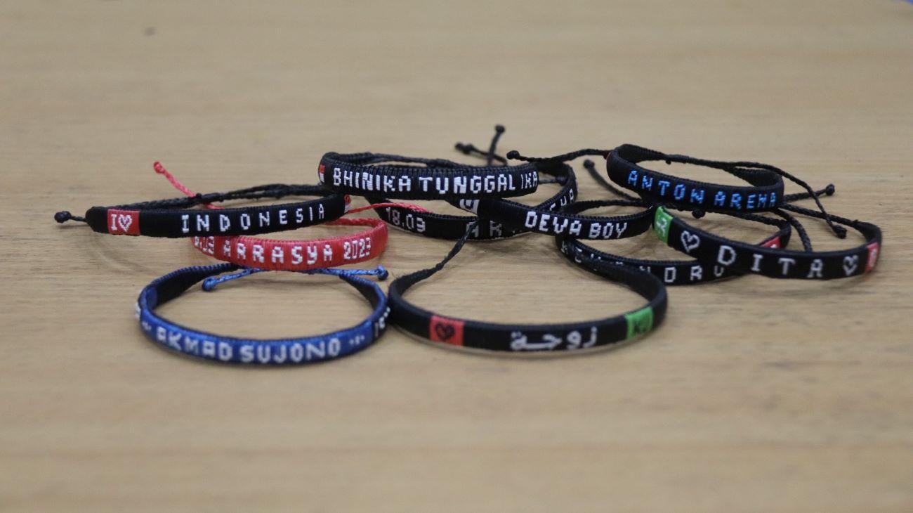 Souvenir-gelang-hasil-buatan-narapidana-terorisme-Lapas-Kelas-II-A-Kediri.jpg