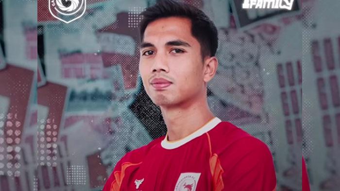 Striker-Persebaya-Surabaya-Risky-Dwi-Pangestu-dikenalkan-sebagai-rekrutan-baru-Garudayaksa-FC.jpg