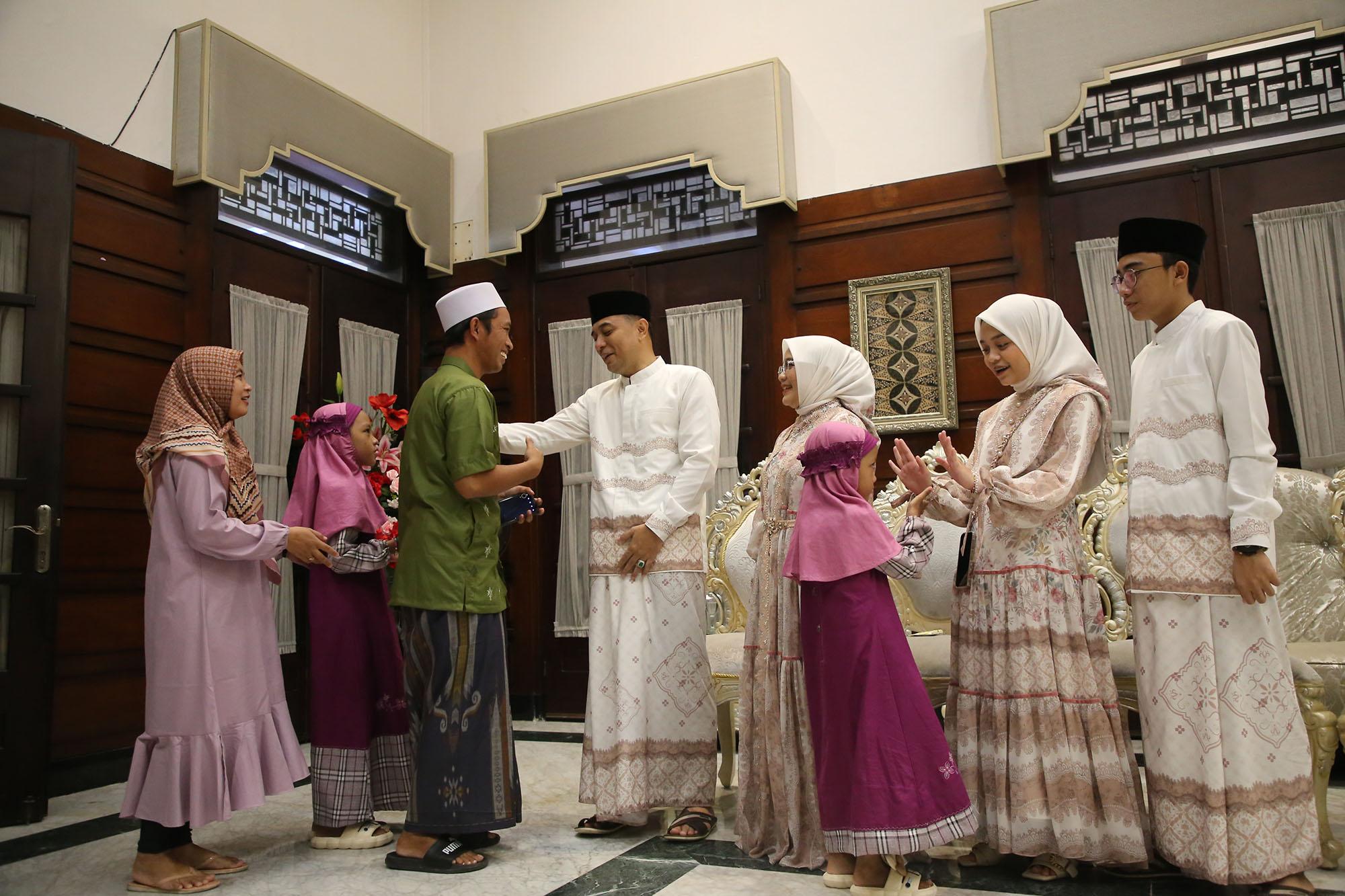 Suasana-Hari-Raya-Idul-Fitri-di-Rumah-Dinas-Wali-Kota-Surabaya-Eri-Cahyadi.jpg