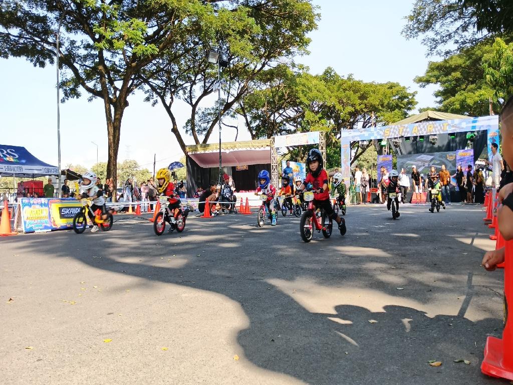 Suasana-Kejuaraan-pushbike-atau-sepeda-tanpa-pedal.jpg