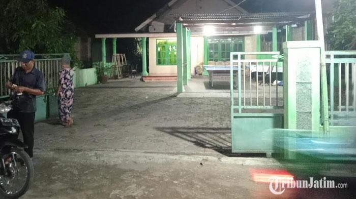 Suasana-Rumah-Cagub-Nomor-Urut-1-Luluk-Nur-Hamidah-di-Desa-Brodot.jpg