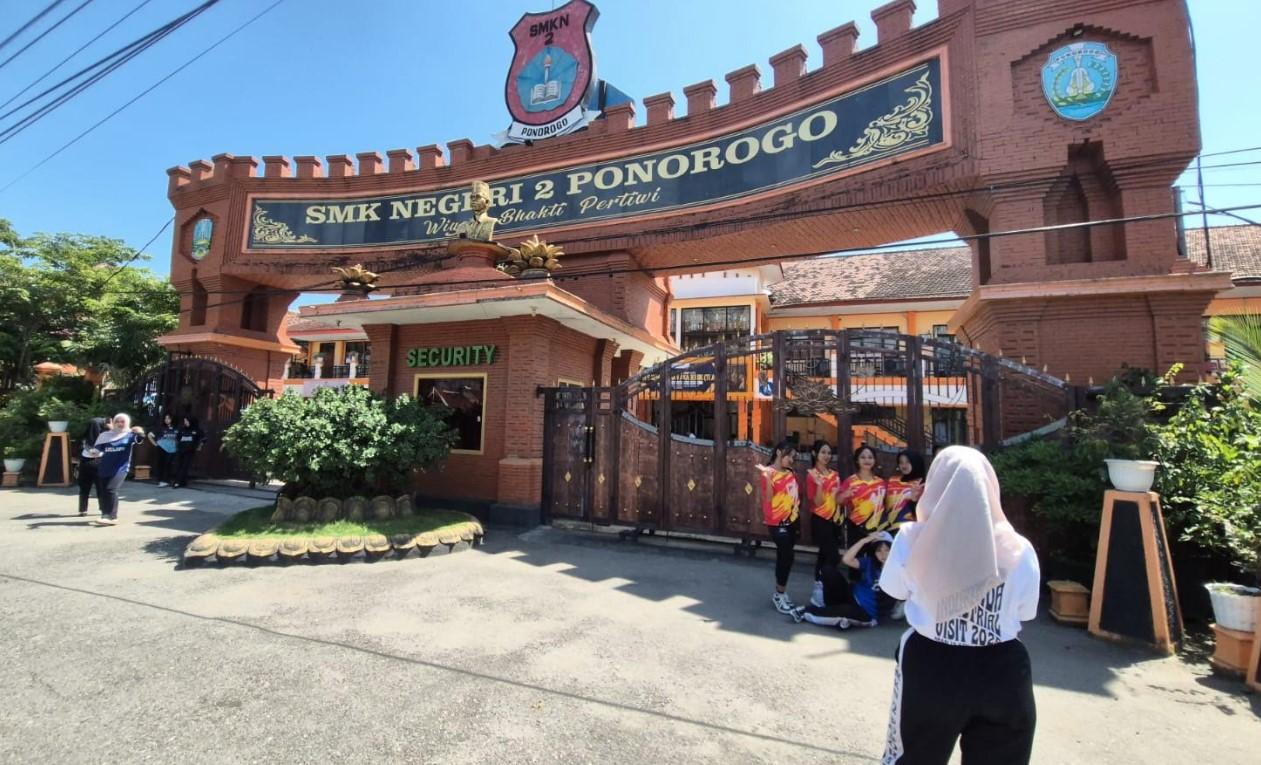 Viral Dugaan Pungli Sekolah Berlanjut, SMKN 2 Ponorogo Bantah Pungutan Rp 4 Juta: Sumbangan Sukarela