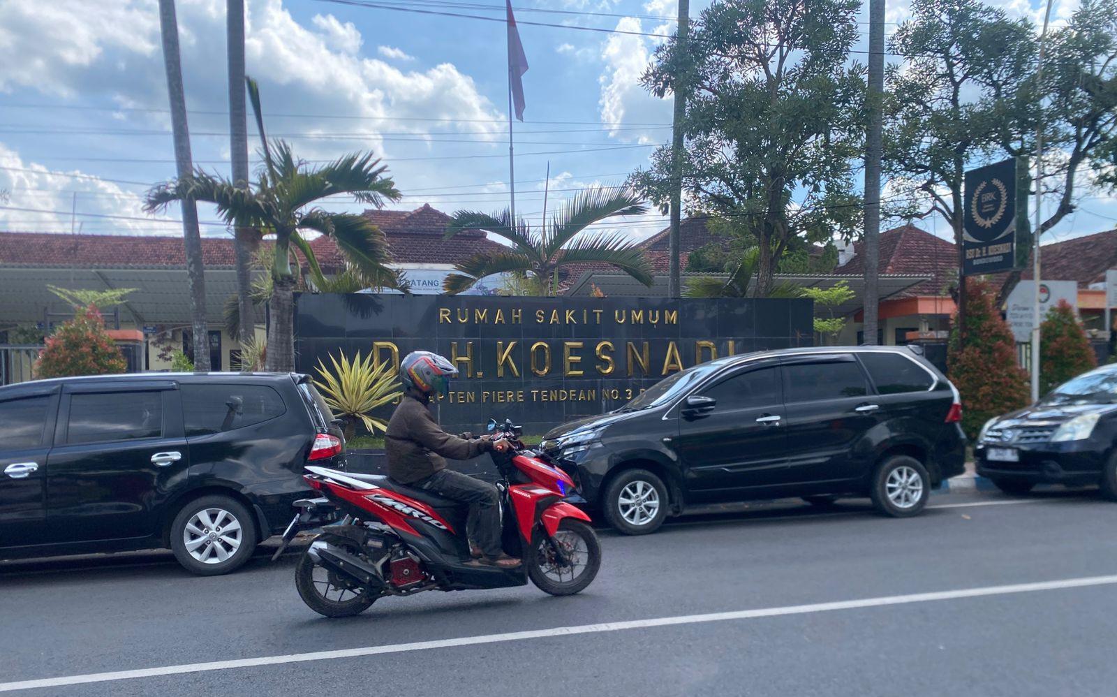 Suasana-bagian-depan-RSUD-dr-Koesnadi-Bondowoso-pada-Jumat.jpg