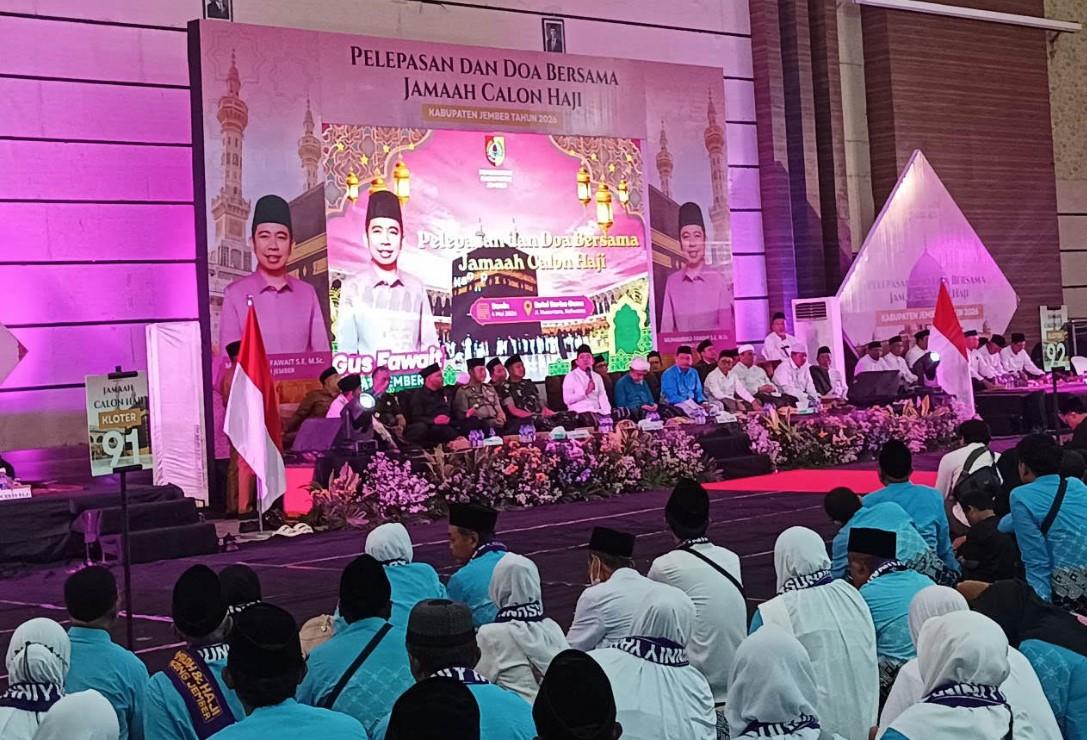 Suasana-doa-bersama-calon-haji-asal-Kabupaten-Jember.jpg
