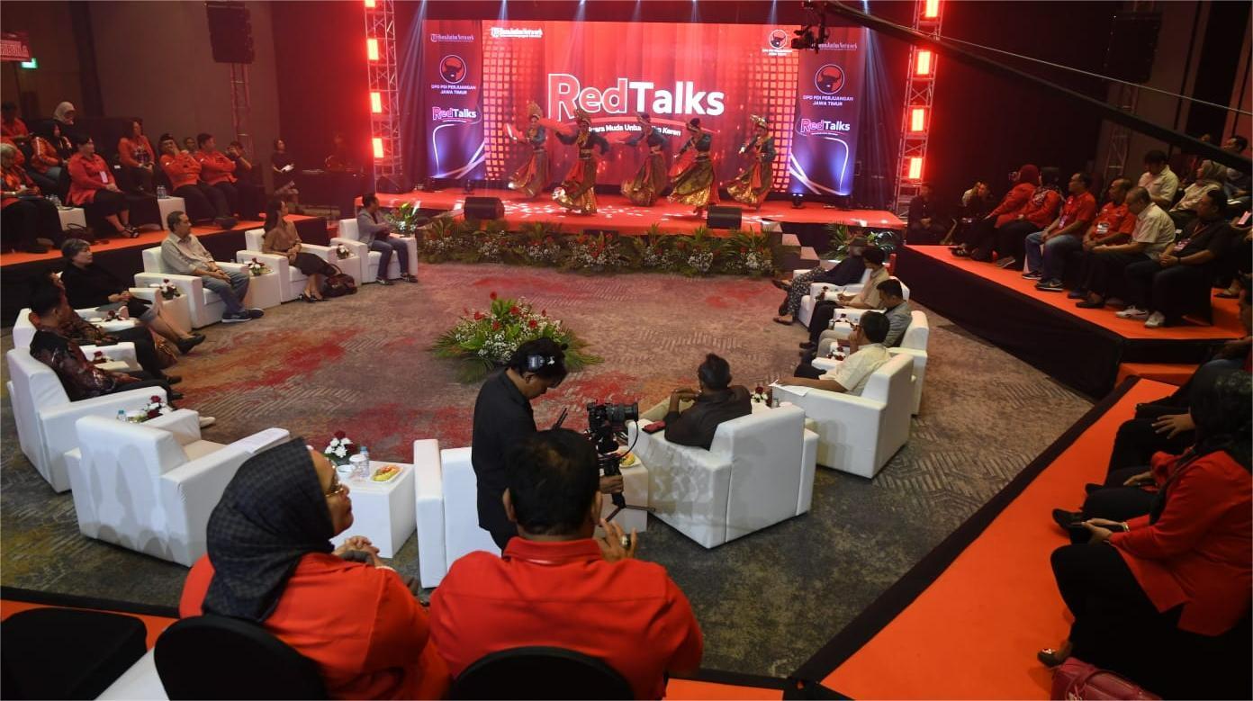 Suasana-forum-RedTalks-di-Dyandra-Convention-Center-Surabaya.jpg
